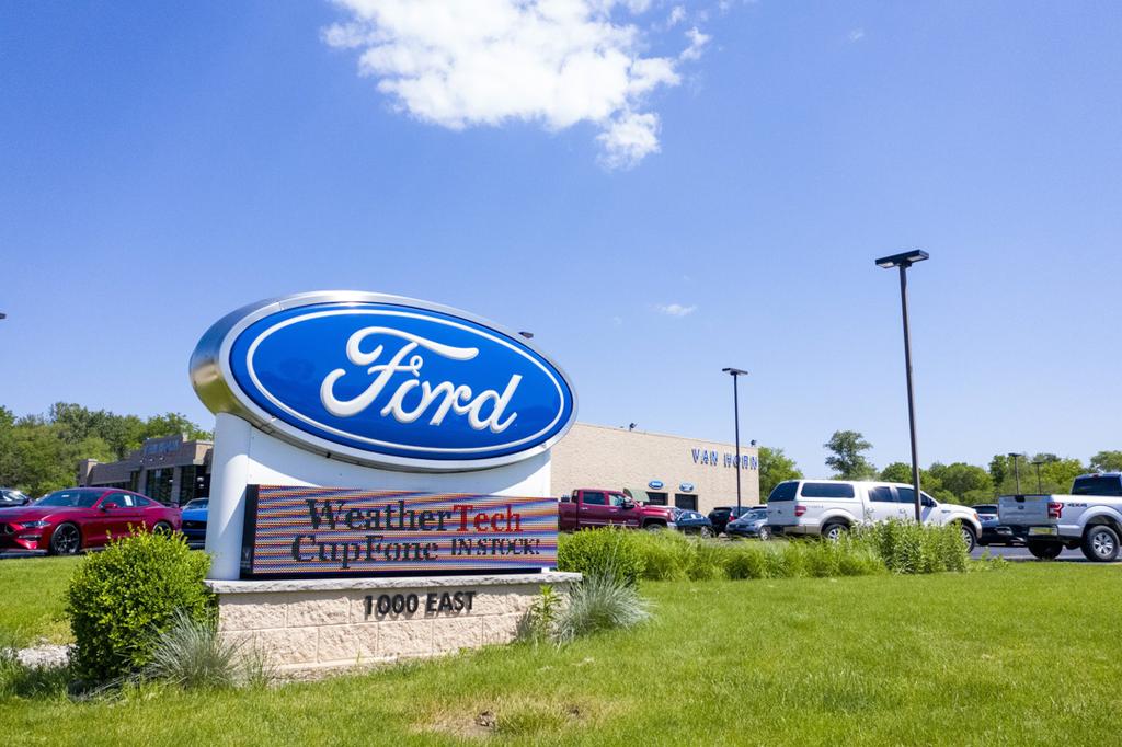 Dealership gallery photo 13